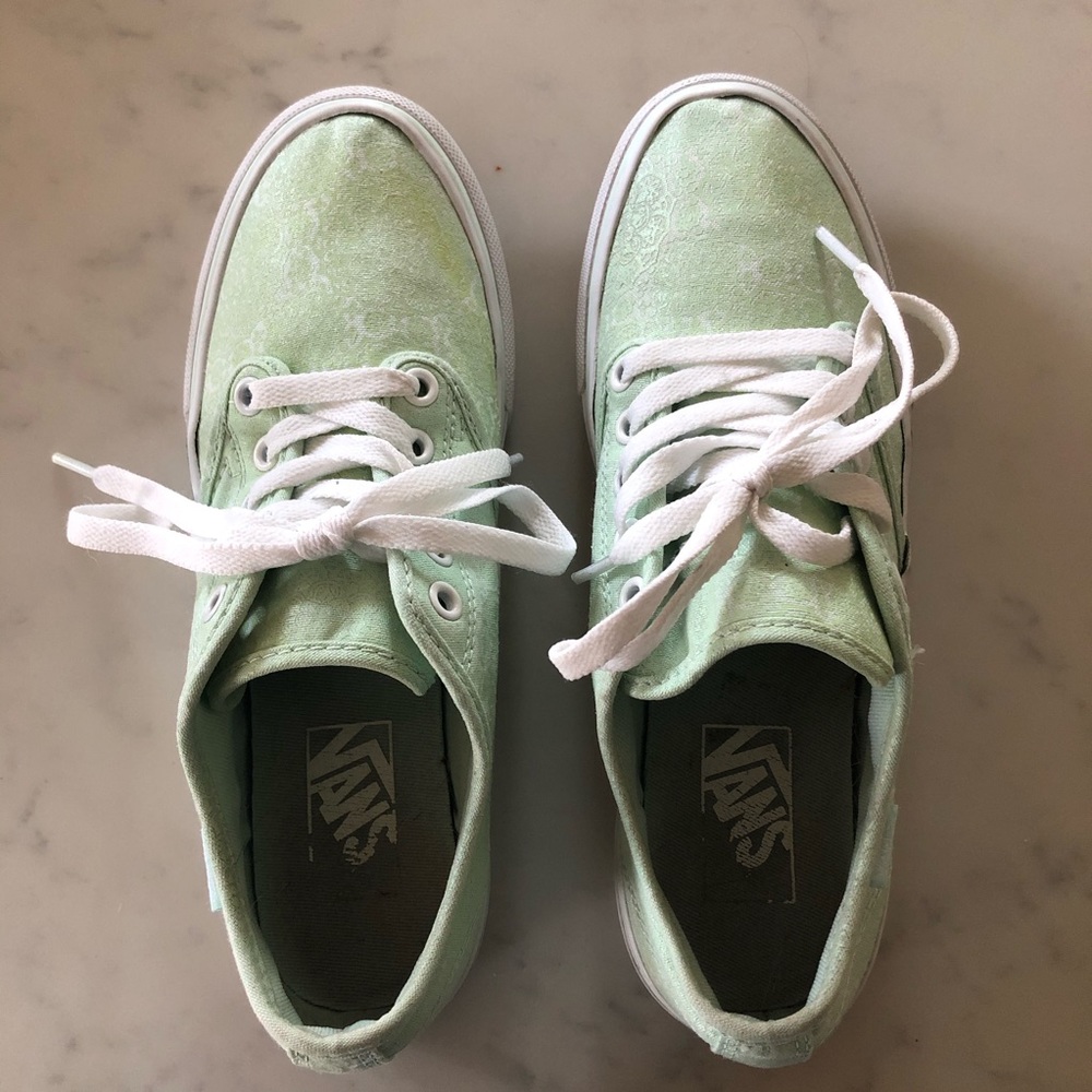 MINT vans size 8